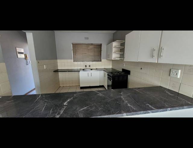 2 BEDROOM TOWNHOUSE FOR SALE IN NEW REDRUTH